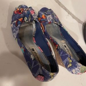 American eagle wedge shoes.